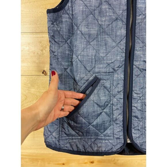 Old Navy Women's Quilted Vest in Demin Blue with Pockets Zip Up Size Small - Picture 4 of 11